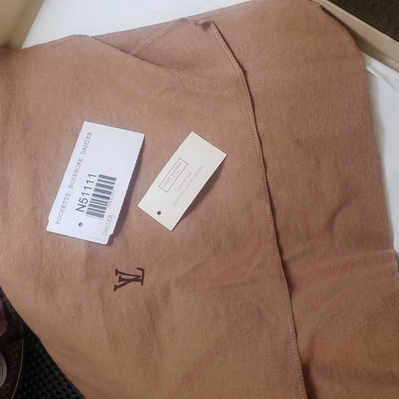 *** SOLD *** Authentic Louis Vuitton Damier Bosphore - Picture 13 of 13